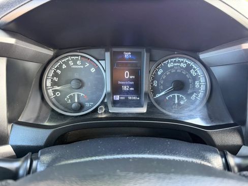 Used 2019 Toyota Tacoma TRD Sport w/ Technology Package AWD/4WD image 12