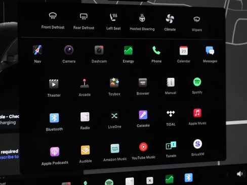 Used 2022 Tesla Model Y Long Range image 31