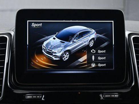 Used 2019 Mercedes-Benz GLE 43 AMG 4MATIC Coupe w/ Premium 3 Package image 40