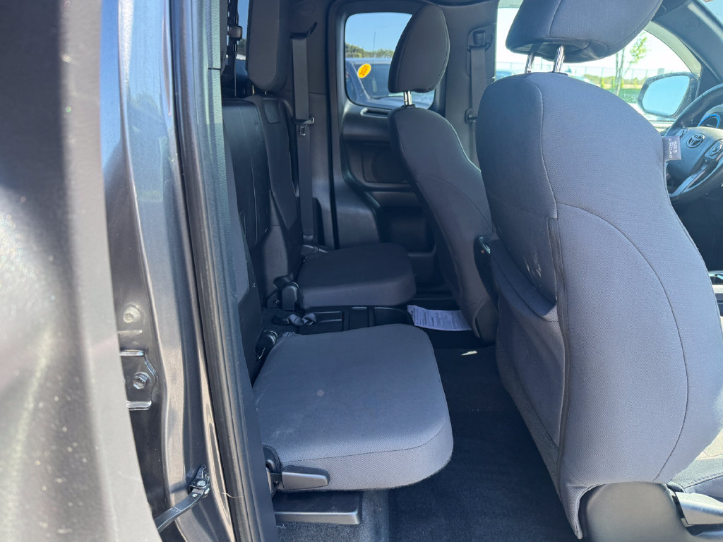 Used 2019 Toyota Tacoma TRD Sport AWD/4WD image 30