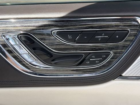 Used 2018 Lincoln Continental Black Label FWD image 22