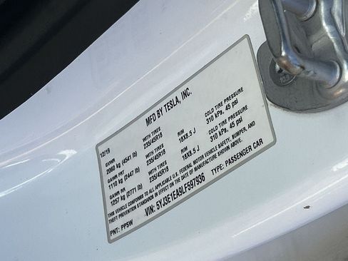 Used 2020 Tesla Model 3 RWD image 31