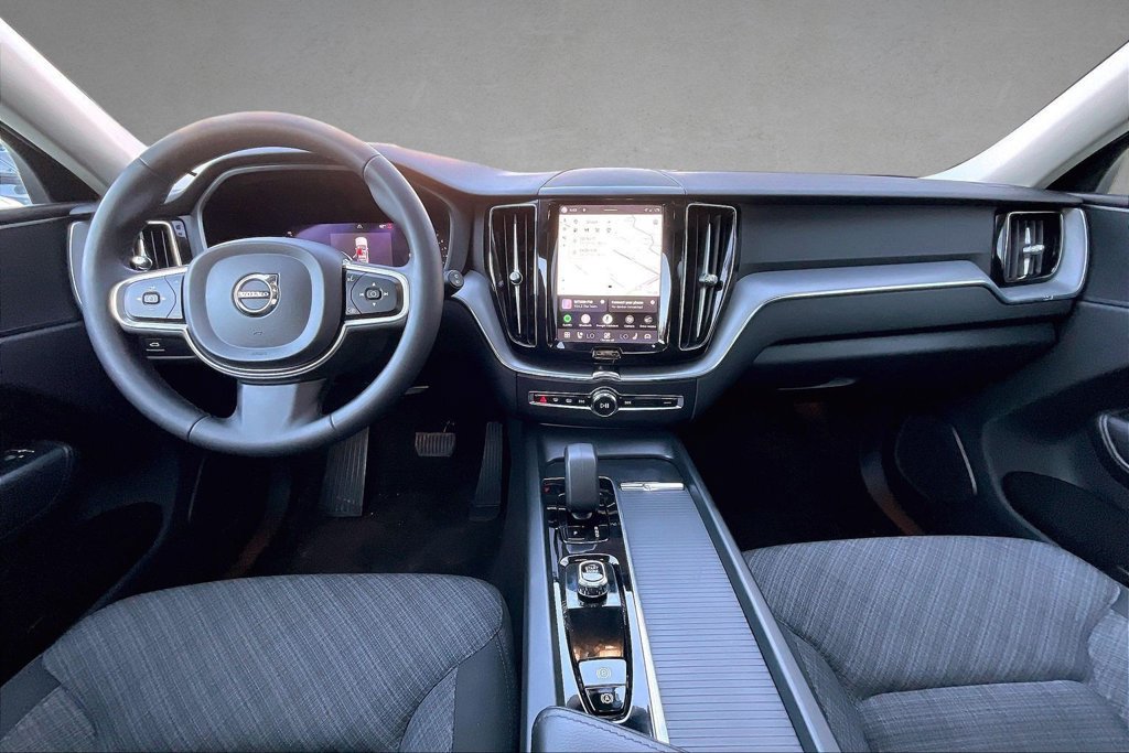 Certified 2023 Volvo XC60 B5 Core AWD/4WD image 8