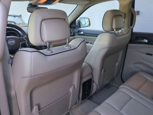Used 2019 Jeep Grand Cherokee Overland image 18
