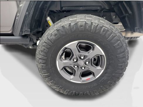 Used 2022 Jeep Gladiator Rubicon w/ LED Lighting Group AWD/4WD image 13