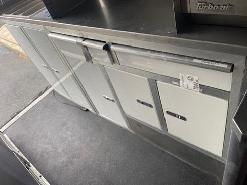 Used 2020 Mercedes-Benz Sprinter 4500 w/ Premium Plus Package image 39