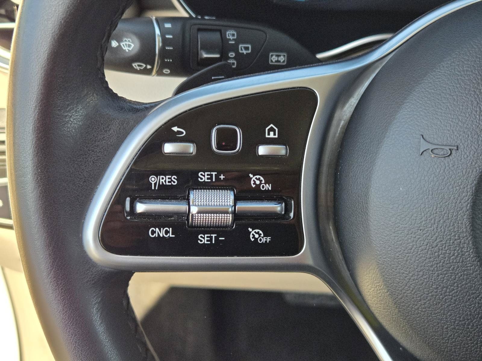 Used 2022 Mercedes-Benz GLC 300 w/ Premium Package Lite image 16