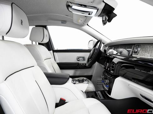 Used 2023 Rolls-Royce Phantom Sedan w/ The Phantom Package RWD image 36