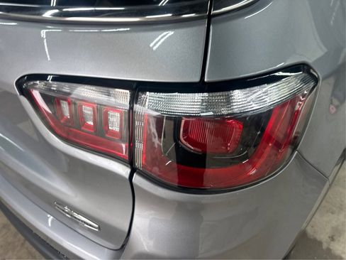 Used 2018 Jeep Compass Latitude w/ Popular Equipment Group image 21