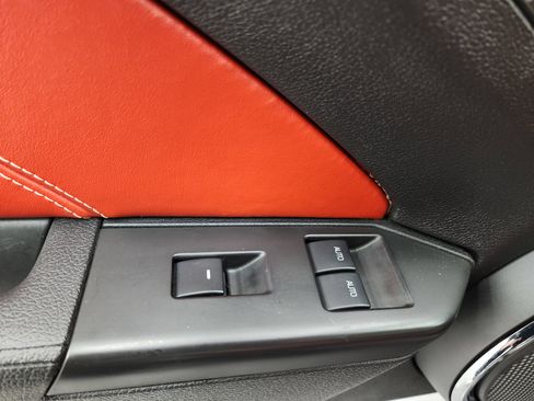 Used 2010 Ford Mustang GT image 34