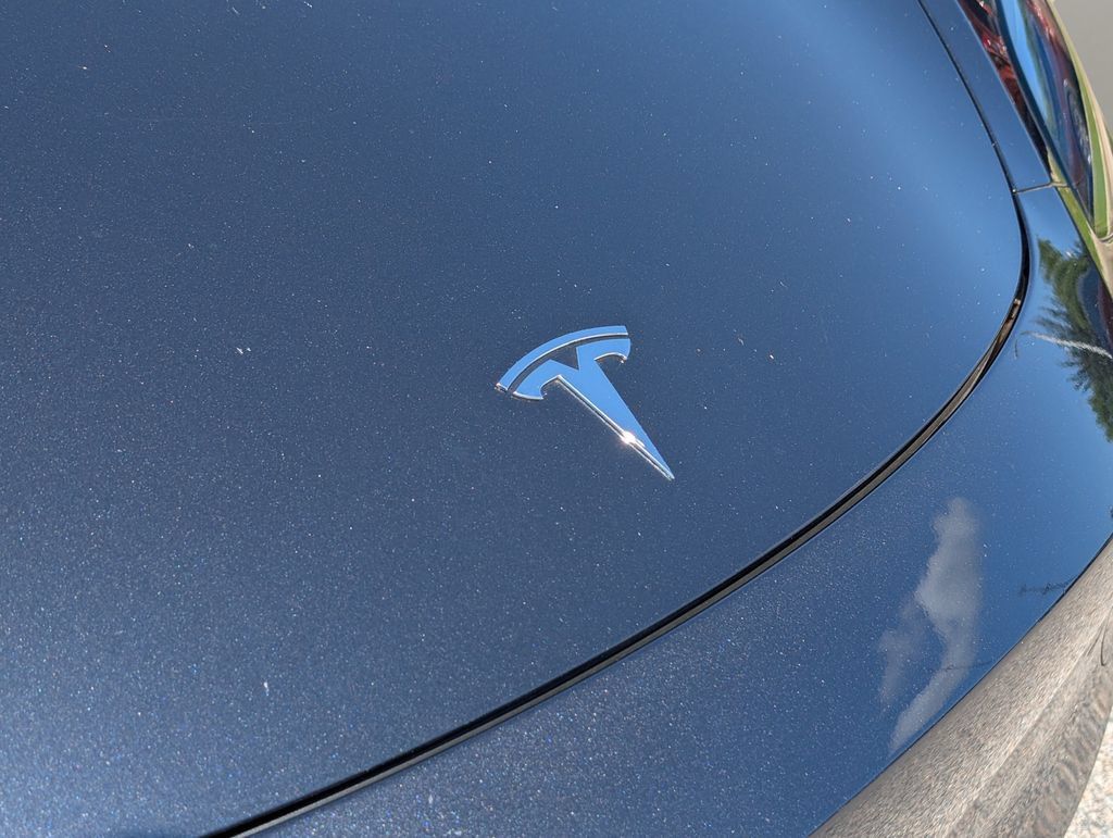 Used 2024 Tesla Model Y Long Range AWD/4WD image 10