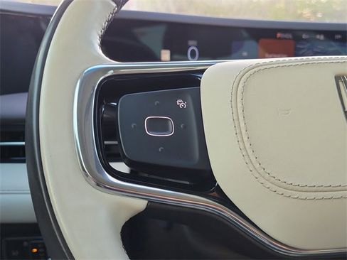 Certified 2024 Lincoln Nautilus Black Label image 19