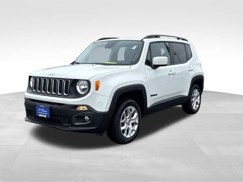 Used 2017 Jeep Renegade Latitude w/ Cold Weather Group image 2