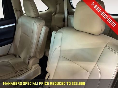 Used 2019 Toyota Highlander SE image 22