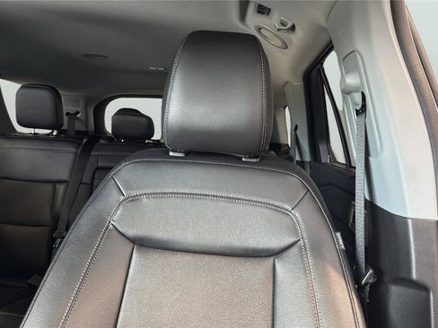 Used 2023 Ford Explorer Limited w/ Equipment Group 301A AWD/4WD image 29