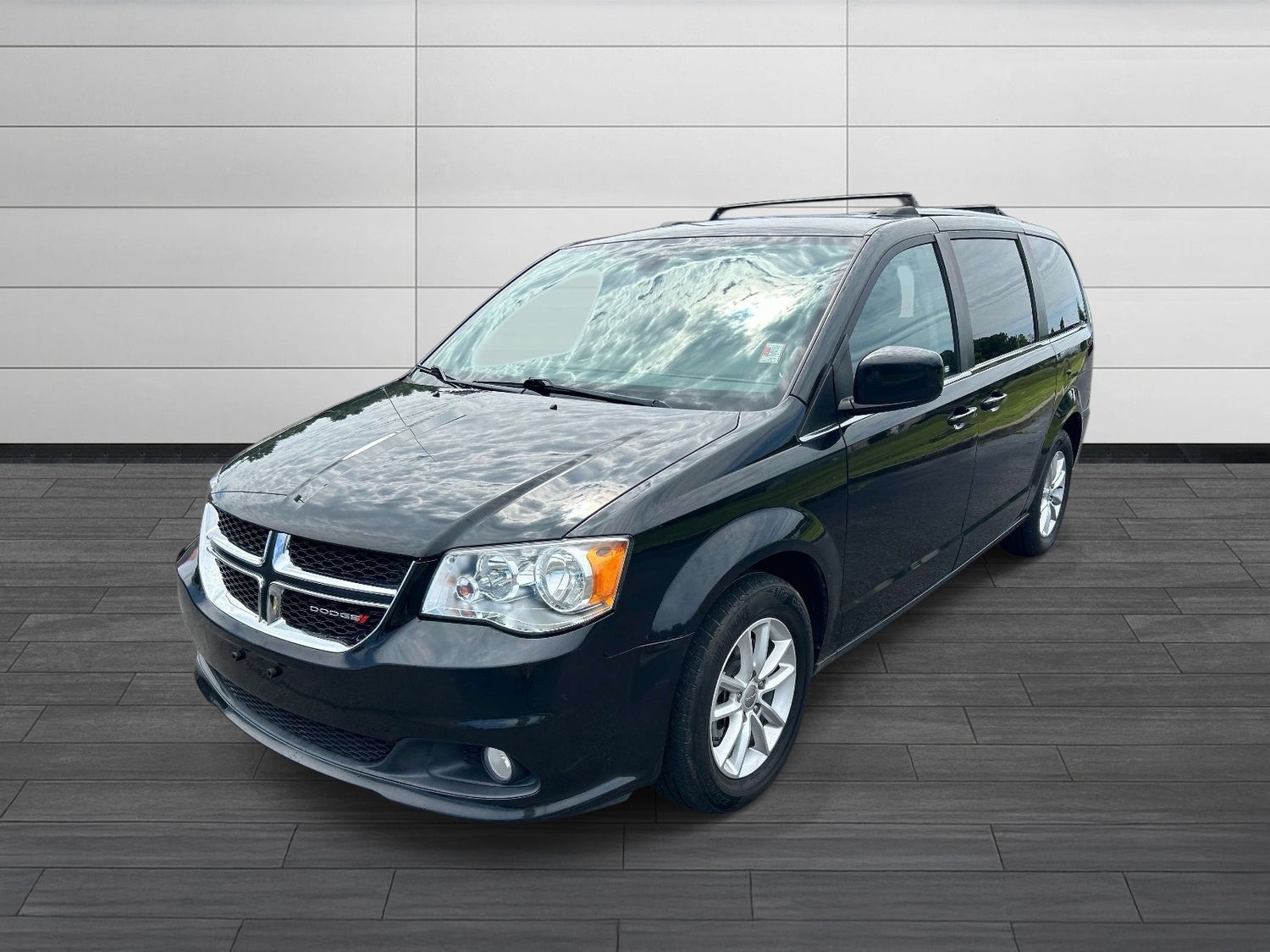 Used 2019 Dodge Grand Caravan SXT FWD image 9
