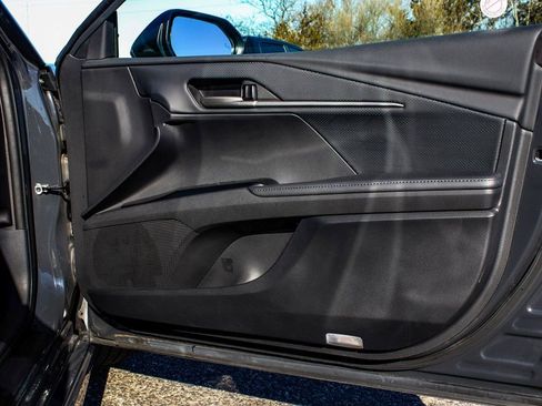 Used 2025 Toyota Camry XSE FWD image 13