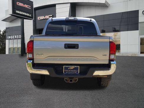 Used 2019 Toyota Tacoma SR5 AWD/4WD image 21