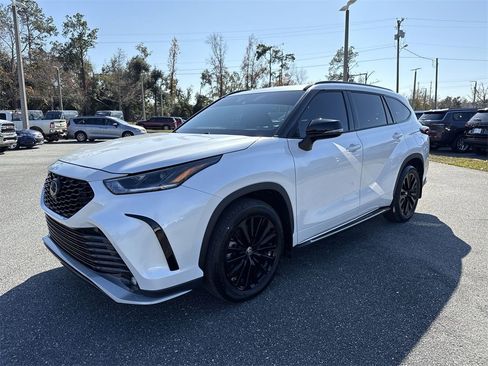 Used 2024 Toyota Highlander XSE image 5