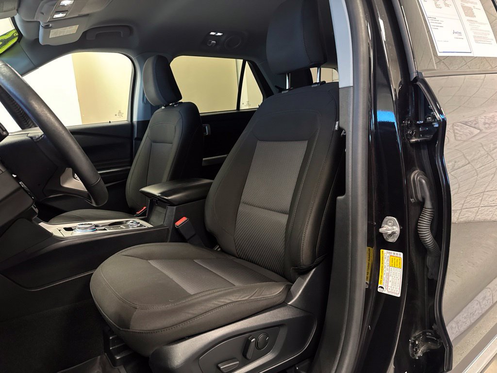 Used 2023 Ford Explorer XLT w/ Class IV Trailer Tow Package AWD/4WD image 8