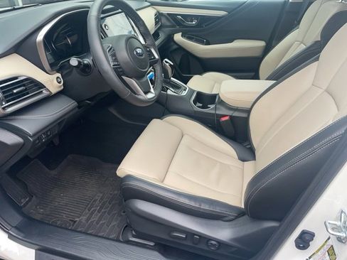 Used 2025 Subaru Outback Limited image 3