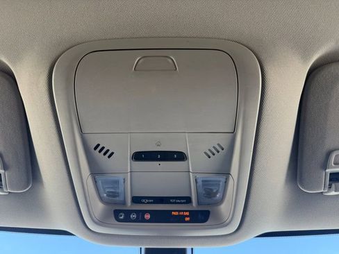 Used 2018 Buick Enclave Essence FWD image 7