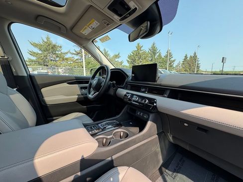 Used 2025 Honda Pilot Touring image 39