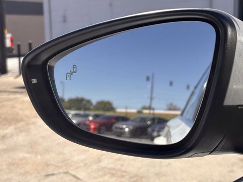 Used 2020 Volkswagen Passat 2.0T SE image 18