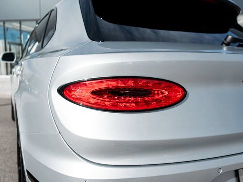 Certified 2023 Bentley Bentayga Extended Wheelbase AWD/4WD image 12