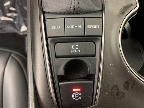 Used 2024 Toyota Camry SE w/ Convenience Package image 26