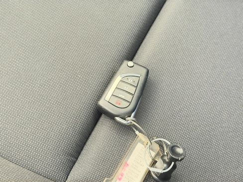 Used 2025 Toyota Corolla LE FWD image 21