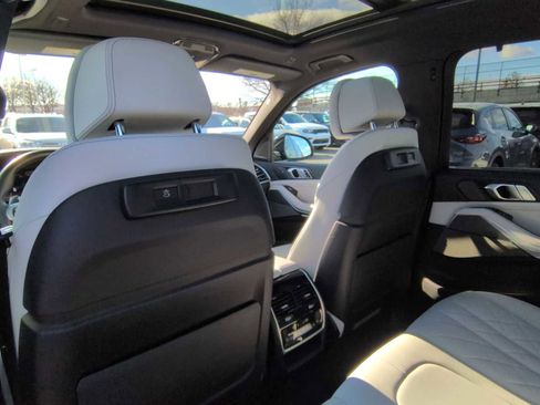 Used 2023 BMW X5 xDrive40i w/ M Sport Package image 19