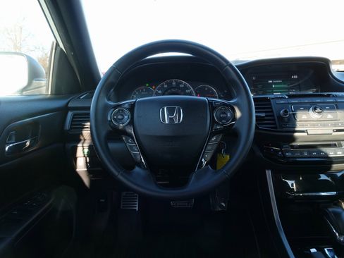 Used 2016 Honda Accord Sport image 22