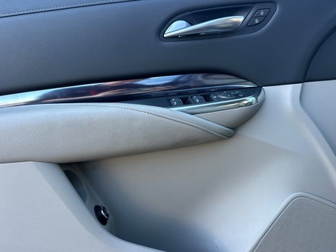 Certified 2023 Cadillac XT4 Luxury image 11