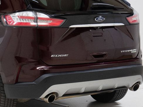 Used 2019 Ford Edge Titanium w/ Equipment Group 301A FWD image 19