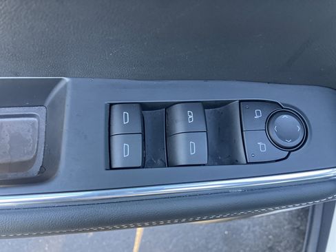 Used 2025 GMC Acadia Elevation image 20