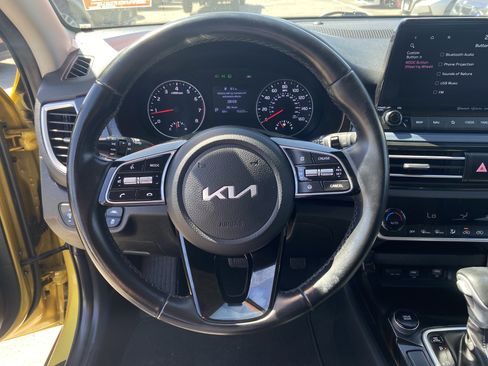 Used 2022 Kia Seltos S FWD image 10