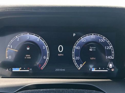 Used 2022 Jeep Grand Cherokee Overland RWD image 6