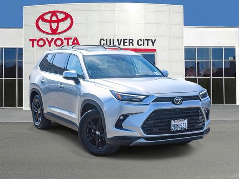 Certified 2024 Toyota Grand Highlander AWD image 1
