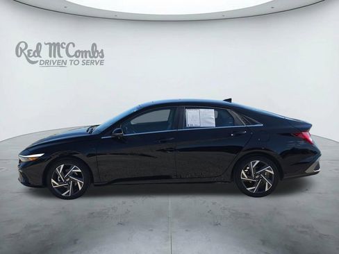 Used 2025 Hyundai Elantra Limited FWD image 2