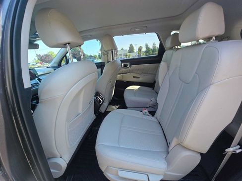 Used 2023 Kia Sorento SX Prestige AWD/4WD image 16