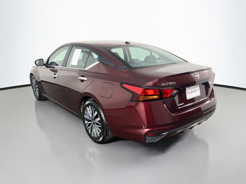 Used 2025 Nissan Altima 2.5 SV FWD image 7
