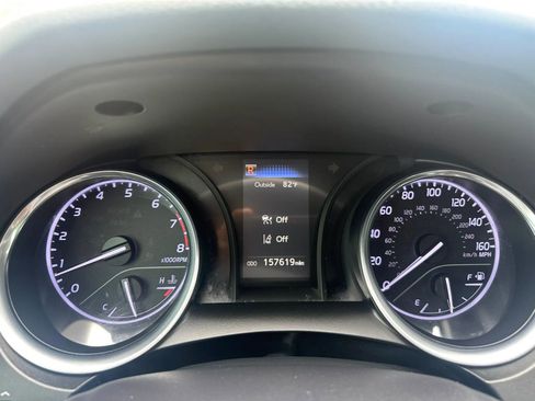Used 2018 Toyota Camry SE w/ Moonroof Package FWD image 32