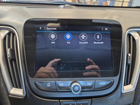 Used 2024 Chevrolet Malibu LT image 31