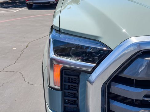Used 2024 Toyota Tundra Limited AWD/4WD image 7