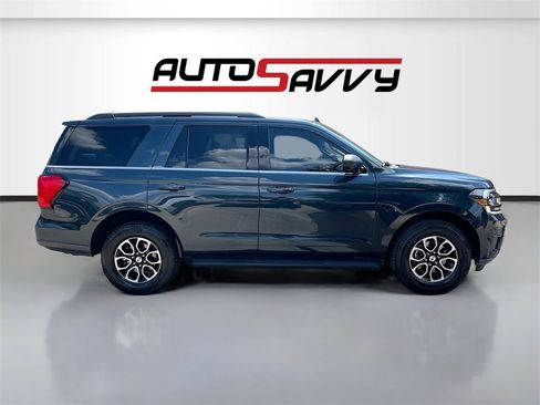 Used 2024 Ford Expedition XLT image 8