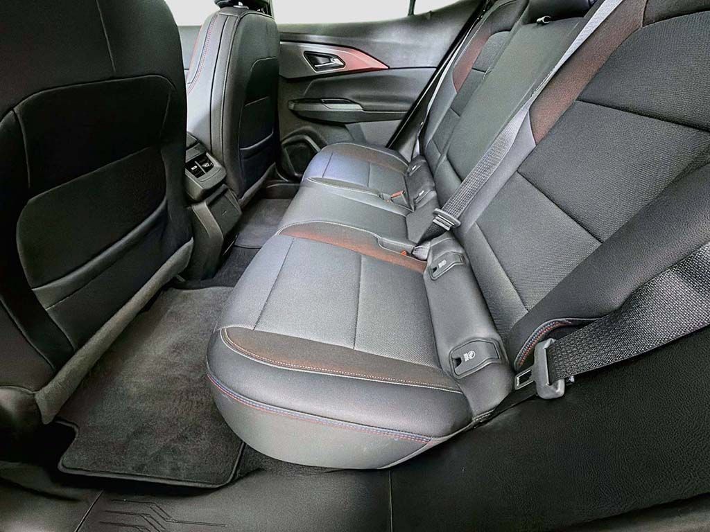 Used 2025 Chevrolet Equinox EV RS FWD image 26