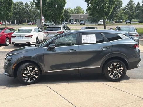 Used 2025 Kia Sportage EX AWD/4WD image 4