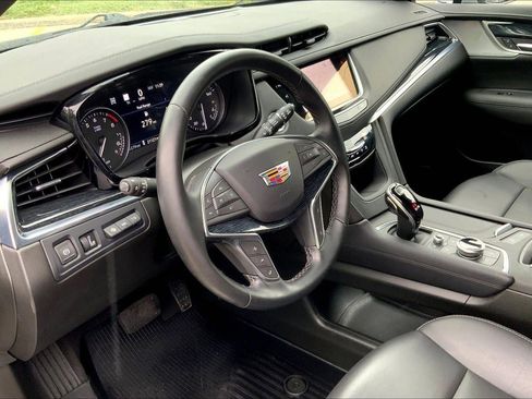 Certified 2025 Cadillac XT5 Premium Luxury w/ Technology Package AWD/4WD image 15