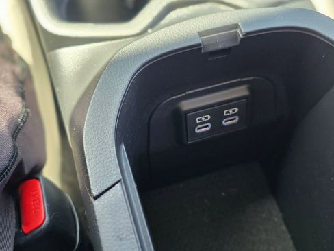 Used 2024 Toyota RAV4 XLE FWD image 33